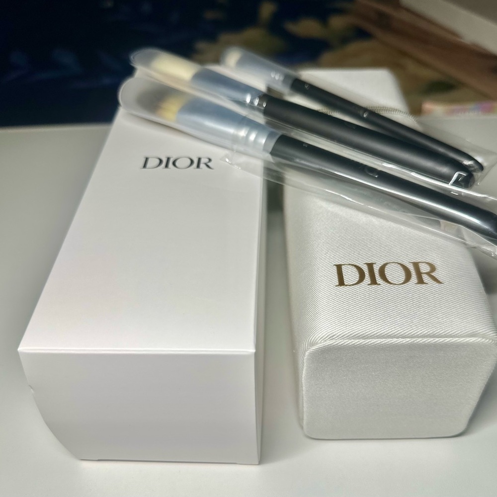 Dior Limited Edition 3 Piece Black and White Makeup Brush Set with Case NWB  GWP - Picture 7 of 15